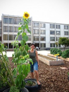 carolina in garden_1420